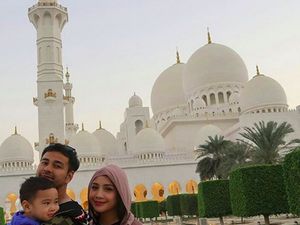 Ini Masjid Serba Putih yang didatangi Raffi Ahmad di Abu Dhabi