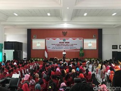 Di Depan Bara JP, Jokowi: Meskipun Bu Susi Perempuan, tapi Seram