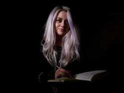 Kena Sindrom Aneh, Gadis Ini Tak Bisa Berhenti Melamun