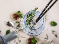 Ini Dia Vodka Tema Star Trek yang Akan Diterbangkan ke Lapisan Mesosfer