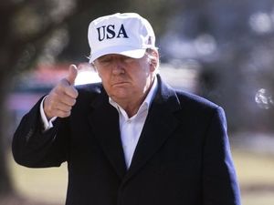 Sutradara Guardian of The Galaxy Tantang Trump Timbang Berat Badan Ulang