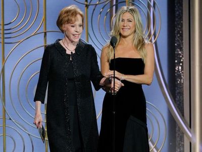 Foto: Adu Gaya Janda Brad Pitt, Angelina Jolie Vs. Jennifer Aniston