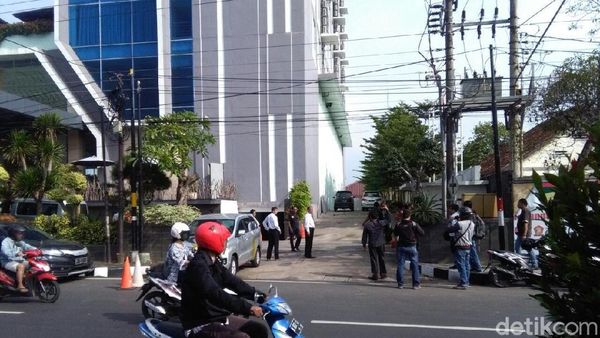 Pilu Wanita dan Balita Tewas Terjun dari Hotel Lantai 11 di Pati