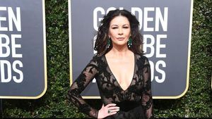Catherine Zeta-Jones Tetap Seksi di Usia Hampir 50 Tahun