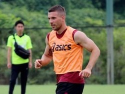 Lukas Podolski Buka Kedai Kebab, 1.000 Fans Langsung Antre