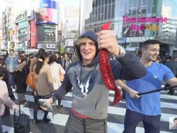 Kelakuan Paul Logan yang Tidak Boleh Ditiru Traveler