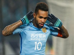Shakhtar Donetsk melego Alex Teixeira seharga 50 juta euro ke Jiangsu Suning pada Januari 2016. Foto: Visual China/Getty Images