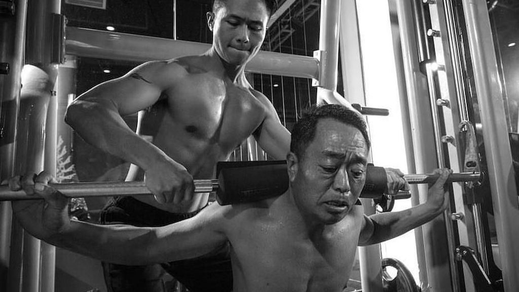 Potret Perjalanan Ayah-Anak Diet Bareng, Dari Buncit Sampai Sixpacks Potret Perjalanan Ayah-Anak Diet Bareng, Dari Buncit Sampai Sixpacks