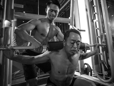 Potret Perjalanan Ayah-Anak Diet Bareng, Dari Buncit Sampai Sixpacks