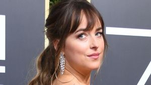 Foto: Makeup Cantik Memukau Para Selebriti di Red Carpet Golden Globes 2018