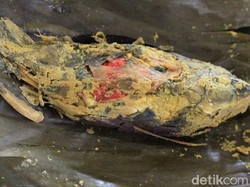 Dimasak Dalam Balutan Daun Pisang, Pepes Ikan Mas Jadi Gurih Meresap