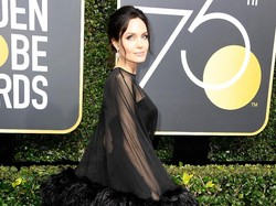 Begini Respons Angelina Jolie Bertemu Jennifer Aniston di Golden Globe