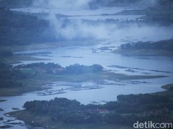 Tim Survei Temukan Puluhan Pabrik Buang Limbah Cair ke Citarum