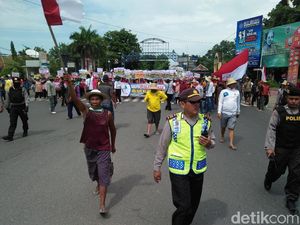 Ada Demo Pelarangan Cantrang, Arus Lalin di Pantura Rembang Terblokir
