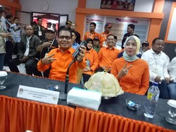 Daftar Pilwakot Makassar, Incumbent Borong 50 Gerobak Makanan