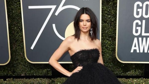 Foto: Tampil Perdana di Golden Globes, Kendall Jenner Cantik bak Bidadari