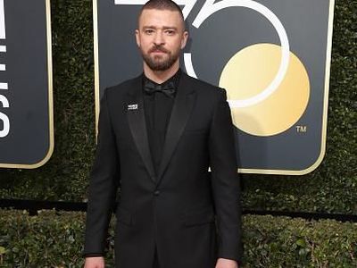 Serba Hitam, Penampilan 10 Seleb Tampan di Golden Globes 2018