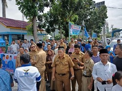 PNS Pemkot Pekanbaru Ramai-ramai Sambut Firdaus Jadi Cagub Riau