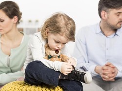 5 Hal yang Wajib Diperhatikan Saat Bicara Cerai ke Anak Balita