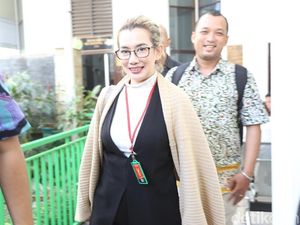 Bersaksi Kasus Asusila, Reza Artamevia Sebut Tak Ada Ritual Seks dari Aa Gatot Bersaksi Kasus Asusila, Reza Artamevia Sebut Tak Ada Ritual Seks dari Aa Gatot
