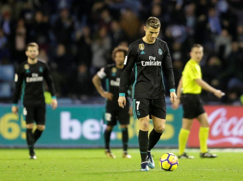 Kejanggalan di Lapangan Tengah yang Bikin Madrid Tersendat Kejanggalan di Lapangan Tengah yang Bikin Madrid Tersendat