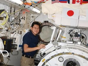 3 Minggu di Luar Angkasa, Tinggi Badan Astronot Ini Bertambah 9 Cm