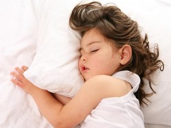 10 Makanan Ini Bisa Bantu Si Kecil Tidur dengan Nyenyak (1)