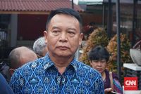 Politikus PDIP Tubagus Hasanuddin, yang juga mantan calon gubernur Jawa Barat, adalah kakak dari Jaksa Agung ST Hasanuddin