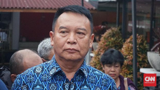 TB Hasanuddin sempat kaget ketika Ketum Megawati Soekarnoputri menunjuknya untuk maju dalam Pilgub Jabar. TB Hasanuddin dikontak Megawati di menit-menit akhir.