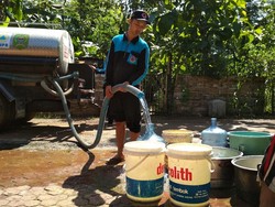 9 Desa di Trenggalek Banjir, Logistik dan Air Bersih Disalurkan