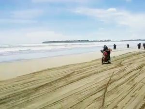 Seru, Balapan di Bibir Pantai Ujung Genteng