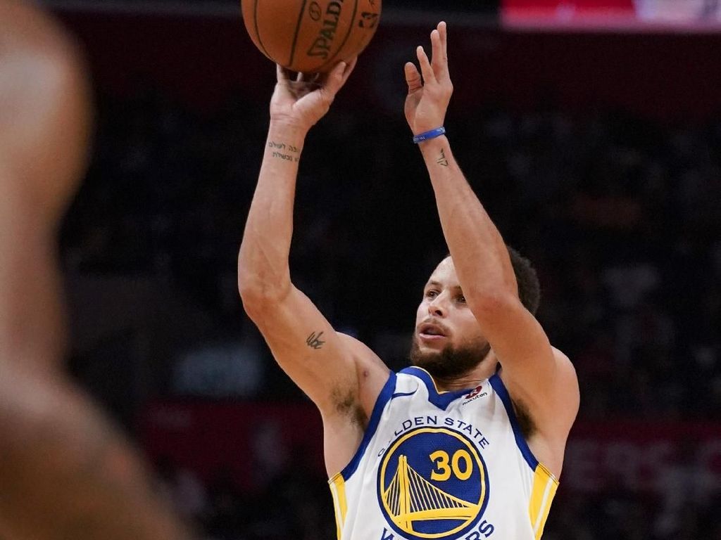 Aksi Stephen Curry Hebohkan Penggila NBA di Filipina Aksi Stephen Curry Hebohkan Penggila NBA di Filipina