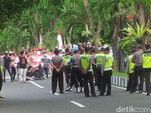 Pembacaan Pledoi Sidang Kasus Demo Palu Arit Diwarnai Ricuh Pendemo