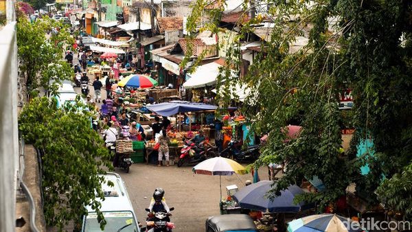 Semerawutnya Pasar Klender