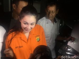 Hmm... Nangis Kejer Minta Disembuhkan, Jennifer Dunn Kini Ngaku Sudah Sehat Hmm... Nangis Kejer Minta Disembuhkan, Jennifer Dunn Kini Ngaku Sudah Sehat