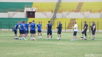 Latihan timnas Islandia selanjutnya digelar tertutup. Awak media hanya diperbolehkan meliput selama 20 menit.