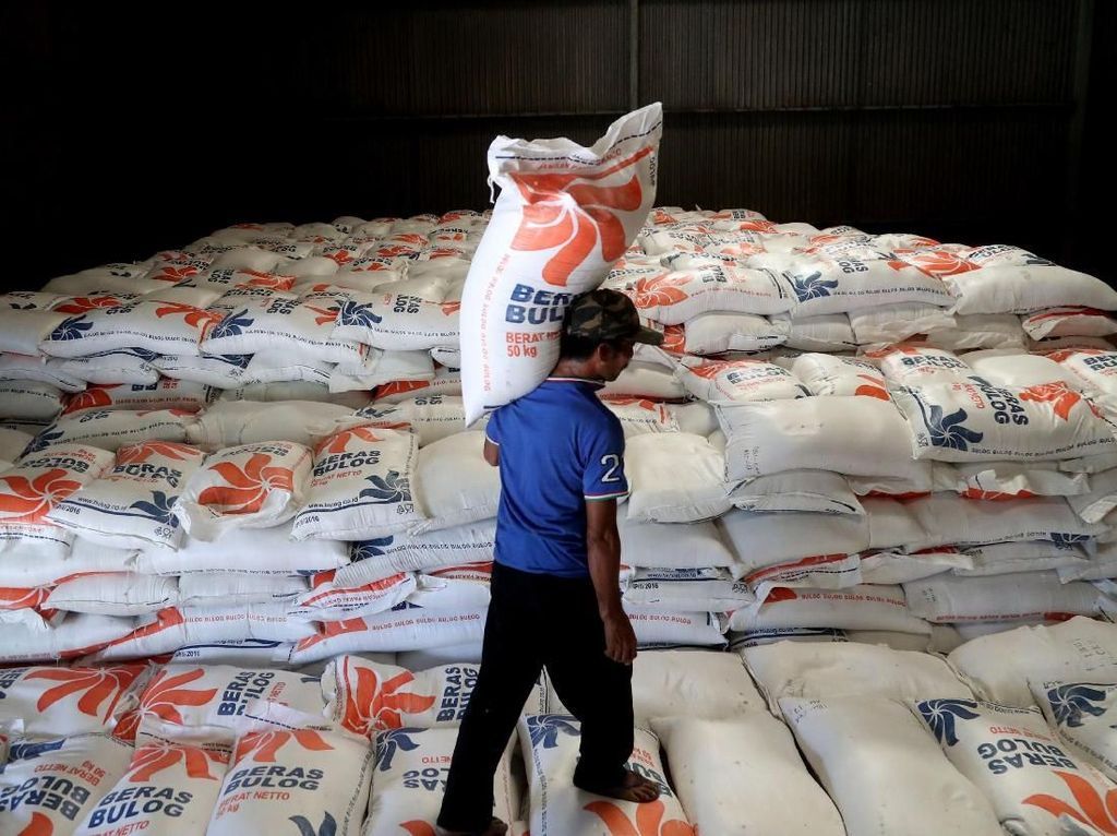 Beras di Bantuan Pangan Non Tunai Dialihkan ke Rastra Beras di Bantuan Pangan Non Tunai Dialihkan ke Rastra
