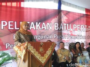 Khofifah Doakan Azwar Anas yang Tak Jadi Maju Pilgub Jatim