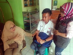 Bahagianya Siswa Yatim Piatu Ini Bebas Tunggakan Sekolah
