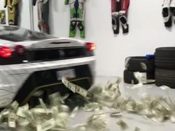 Bukan Asap, Aksi Burnout Ini Semburkan Uang