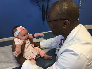 Bayi Ini Lahir Dua Kali dalam Hidupnya