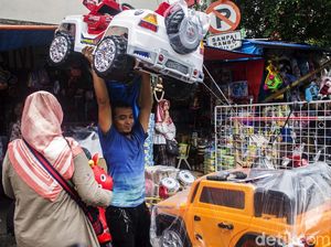 Akan Digusur, Pasar Gembrong Masih Ramai
