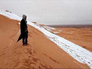 Snow in Sahara, Saat Gurun Sahara 3 Kali Diselimuti Salju Snow in Sahara, Saat Gurun Sahara 3 Kali Diselimuti Salju