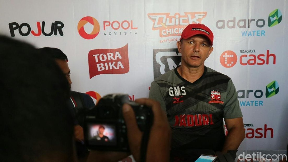 Gomes de Oliviera, pelatih Madura United (Deny Prastyo Utomo/detikSport)
