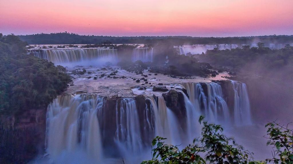 Foto: Air Terjun Raksasa di Perbatasan Dua Negara Foto: Air Terjun Raksasa di Perbatasan Dua Negara