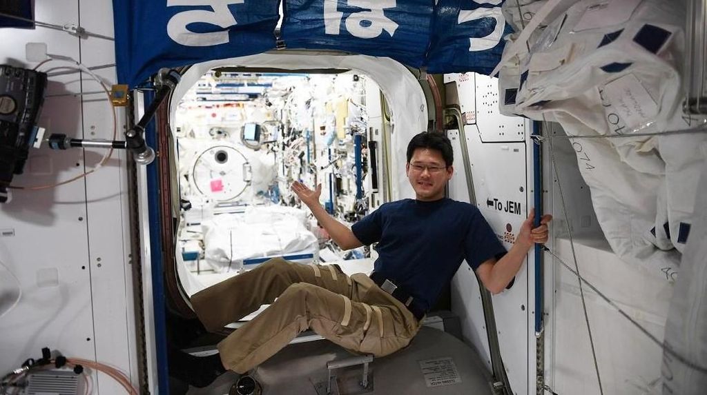 Foto: Ini Astronot Jepang yang Ngaku Tumbuh 9 Cm dalam 3 Minggu