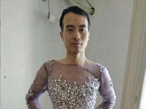 Ada Kisah Lucu Tapi Inspiratif di Balik Foto Viral Pria Pakai Gaun Malam