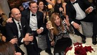 8  Momen Selebriti Bersama Makanan di Pagelaran Golden Globes