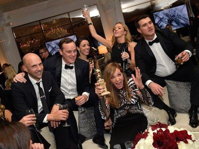 8  Momen Selebriti Bersama Makanan di Pagelaran Golden Globes