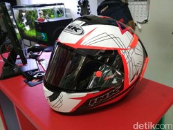 Bikin Helm Lebih Keren dengan Water Decal, Bisa Juga Kok